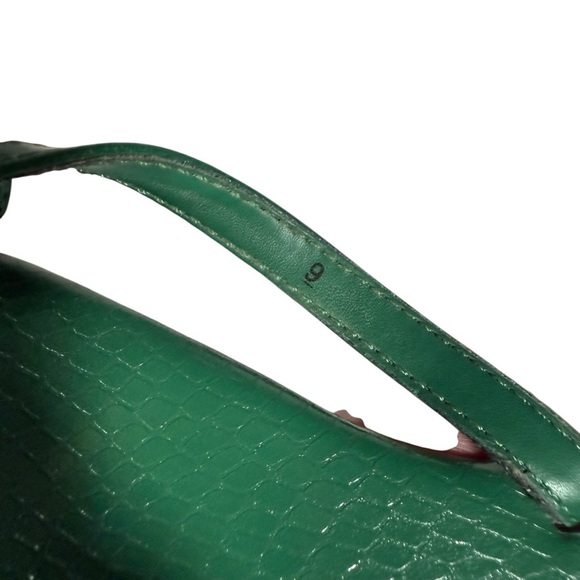 White House Black Market Emerald Sandals - Picture 6 of 8